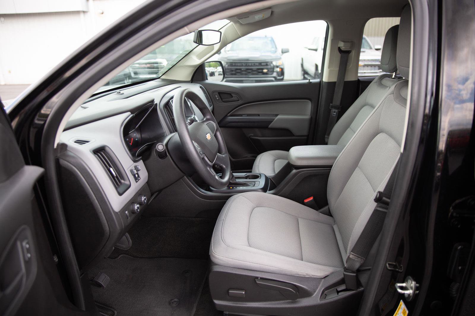 Used 2018 Chevrolet Colorado W/T w/ WT Convenience Package AWD/4WD image 19