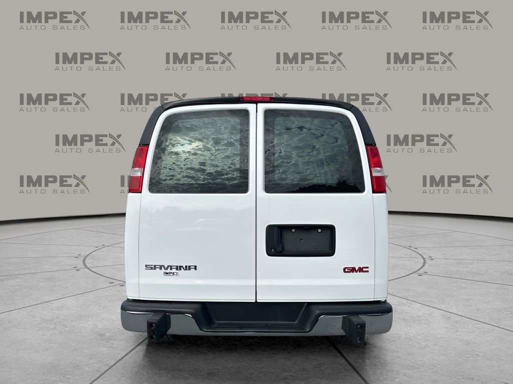 Used 2023 GMC Savana 2500 w/ Driver Convenience Package image 4