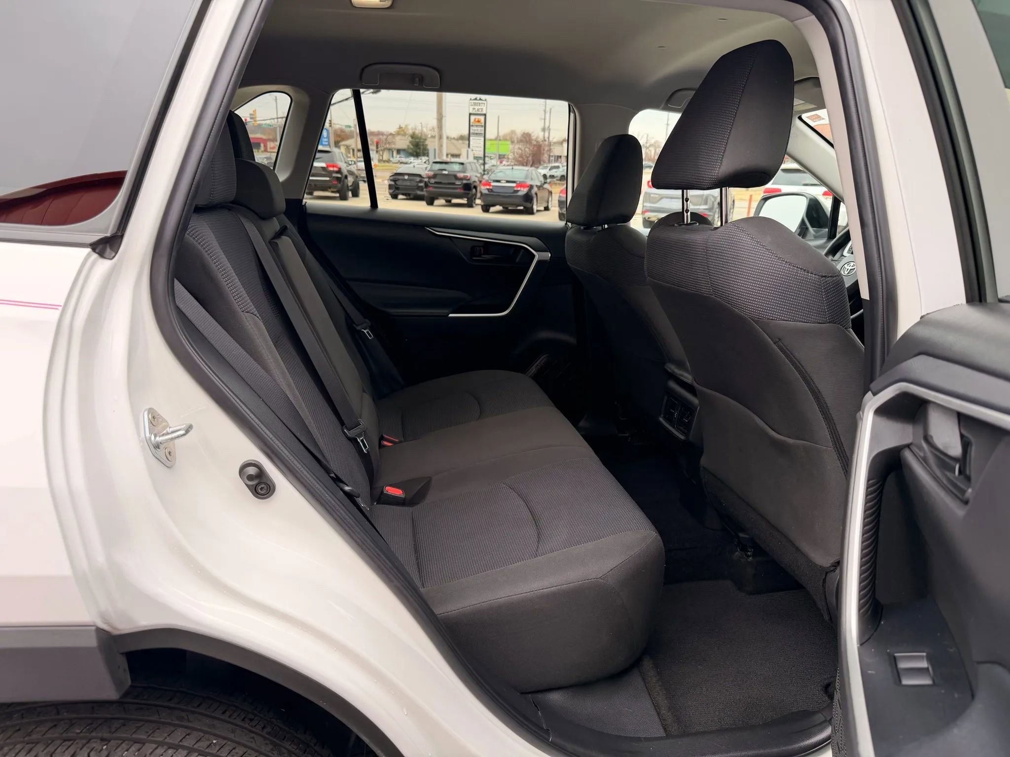 Used 2022 Toyota RAV4 LE w/ Carpet Mat Package (TMS) image 24