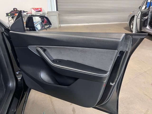 Used 2021 Tesla Model Y Long Range image 12