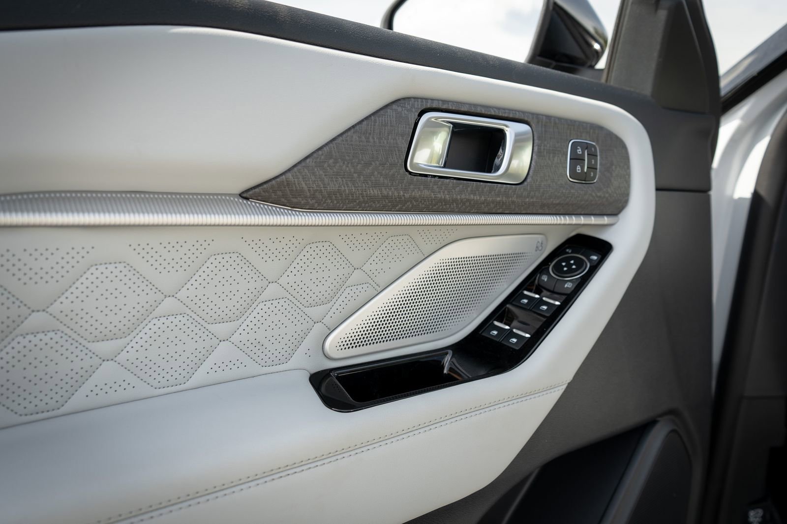 New 2026 Ford Explorer Platinum AWD/4WD image 28