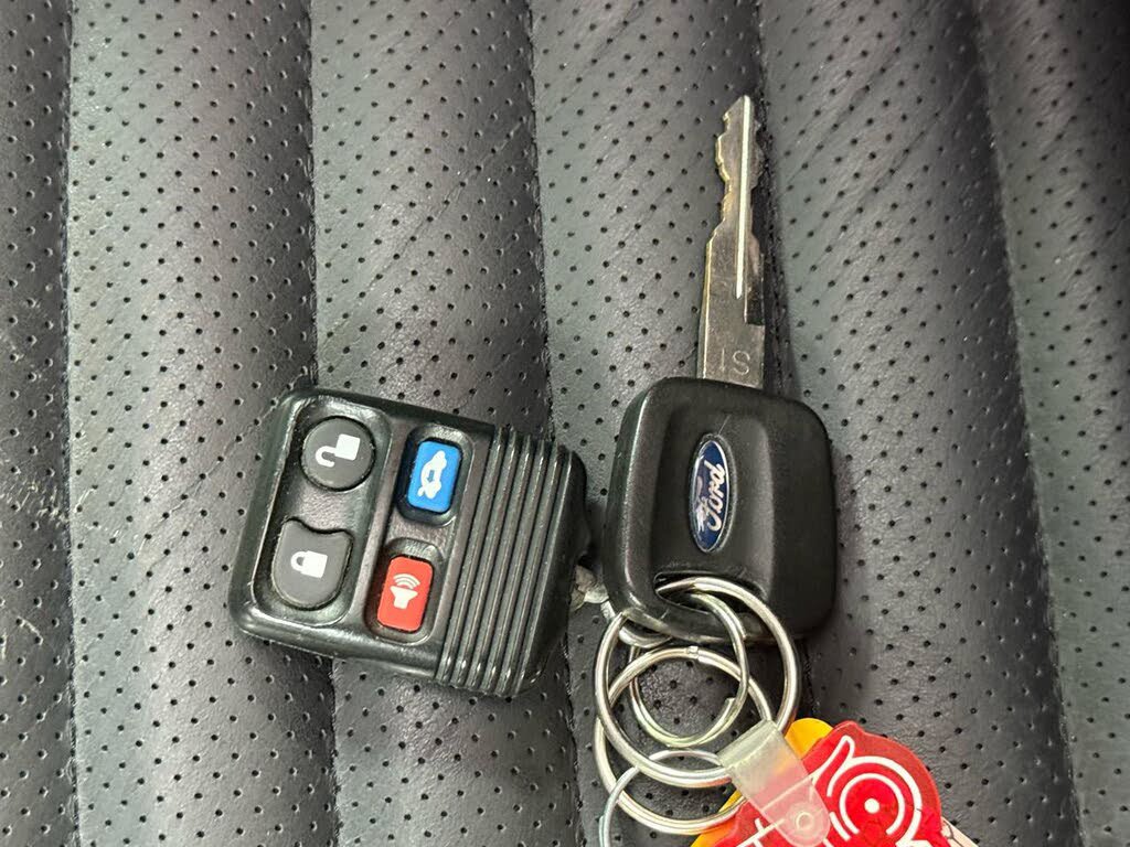 Used 2002 Ford Thunderbird RWD image 40
