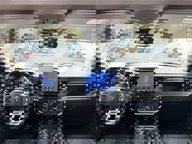 Used 2024 Ford Expedition XLT image 17