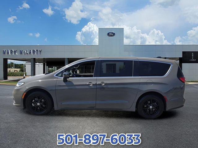 Used 2025 Chrysler Pacifica Select FWD video 2