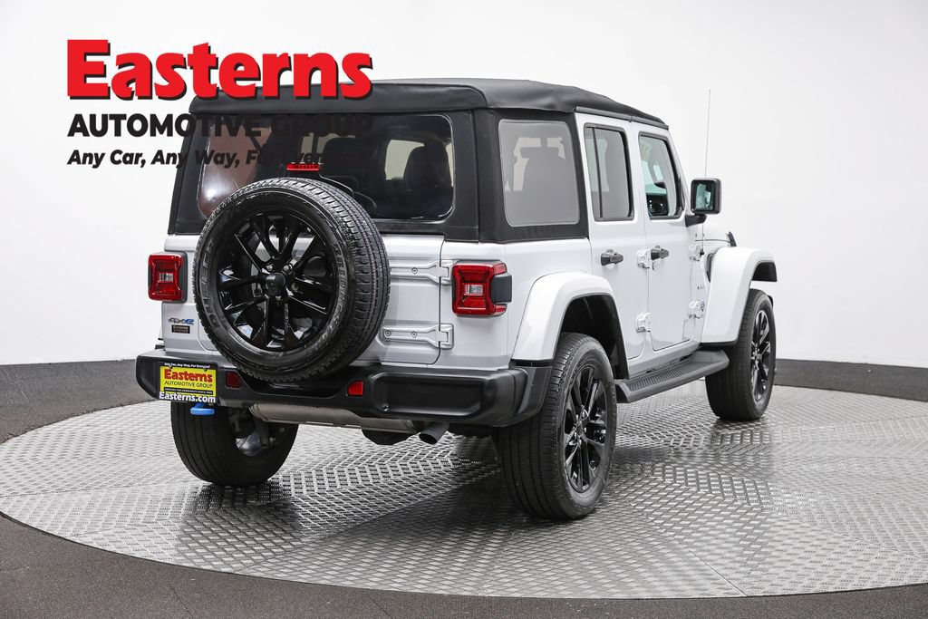 Used 2022 Jeep Wrangler Unlimited Sahara w/ Cold Weather Group AWD/4WD image 5