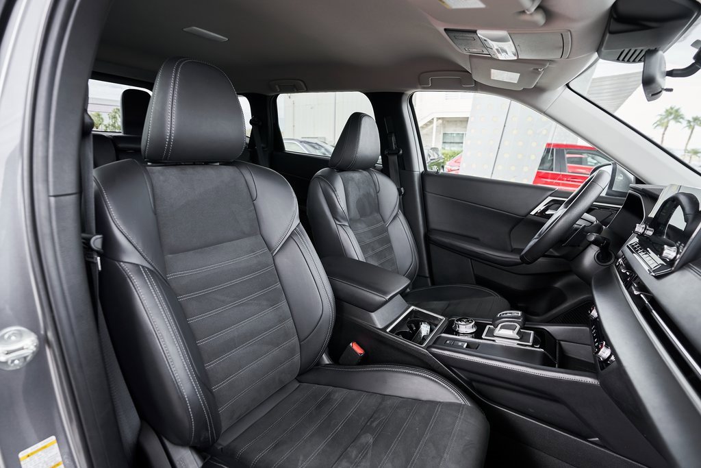 Used 2024 Mitsubishi Outlander SE image 27