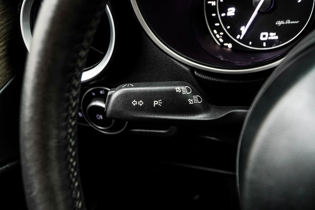 Used 2022 Alfa Romeo Stelvio Ti image 32