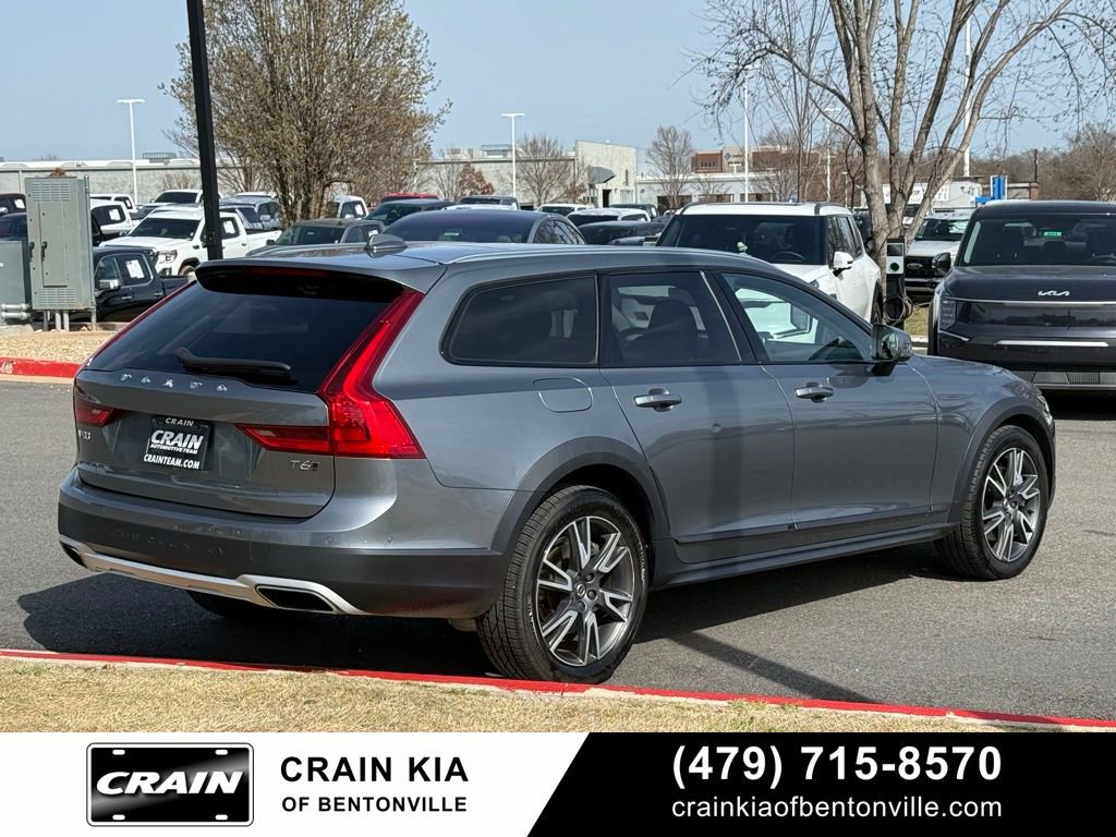 Used 2017 Volvo V90 T6 Cross Country image 8
