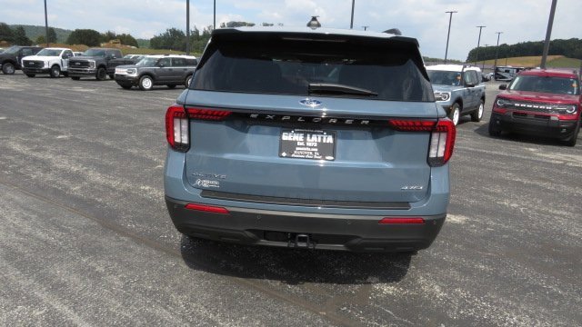 Used 2025 Ford Explorer Active image 15