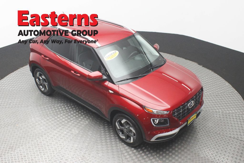 Used 2024 Hyundai Venue Limited FWD image 3