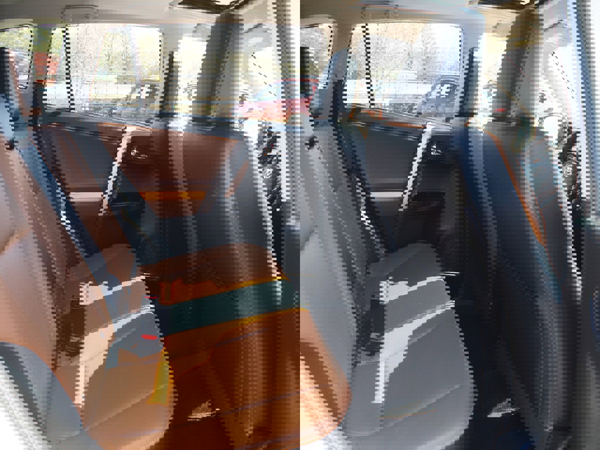 Used 2018 Toyota RAV4 Limited image 23