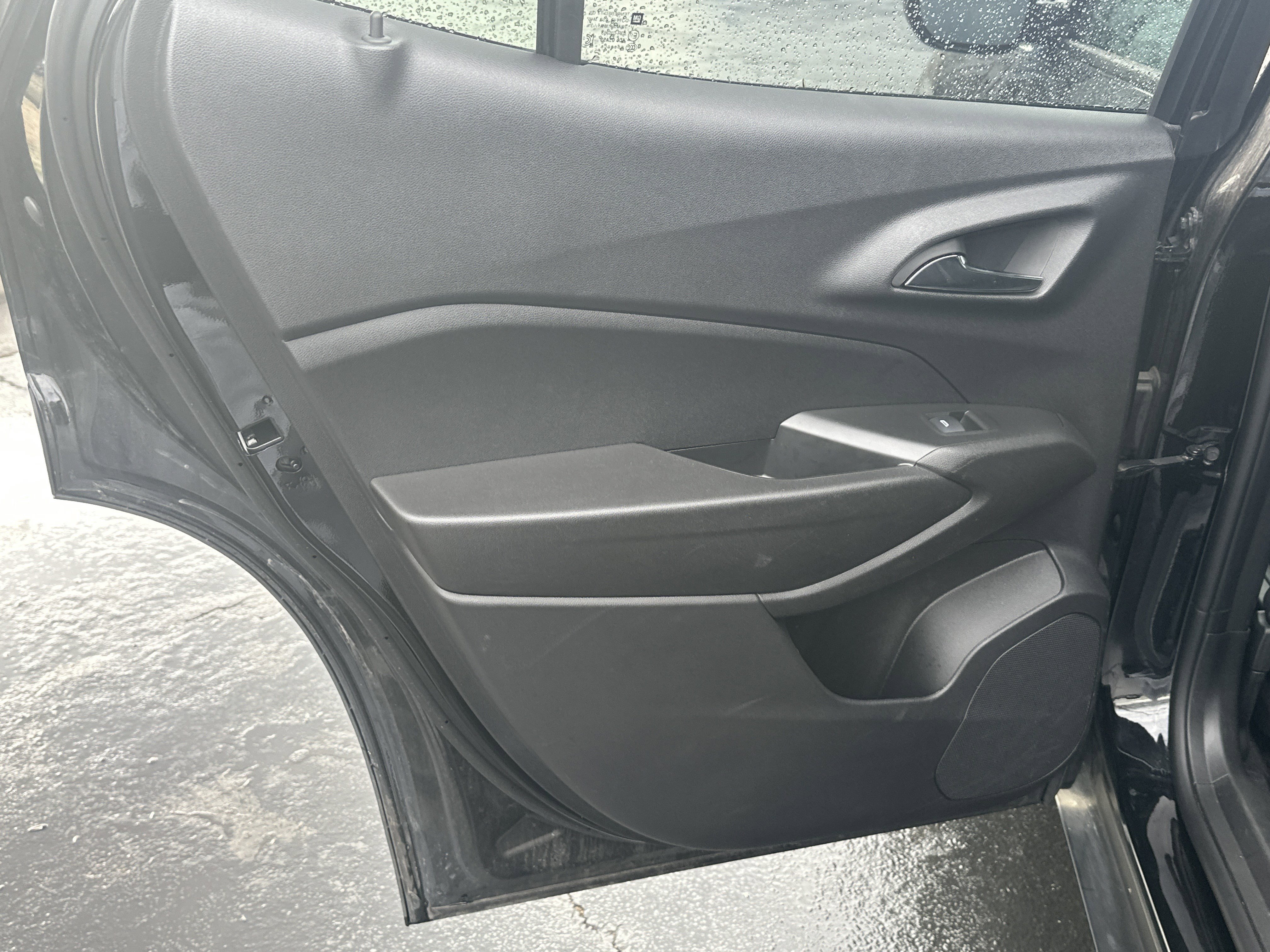 Certified 2025 Chevrolet Trax LT image 22