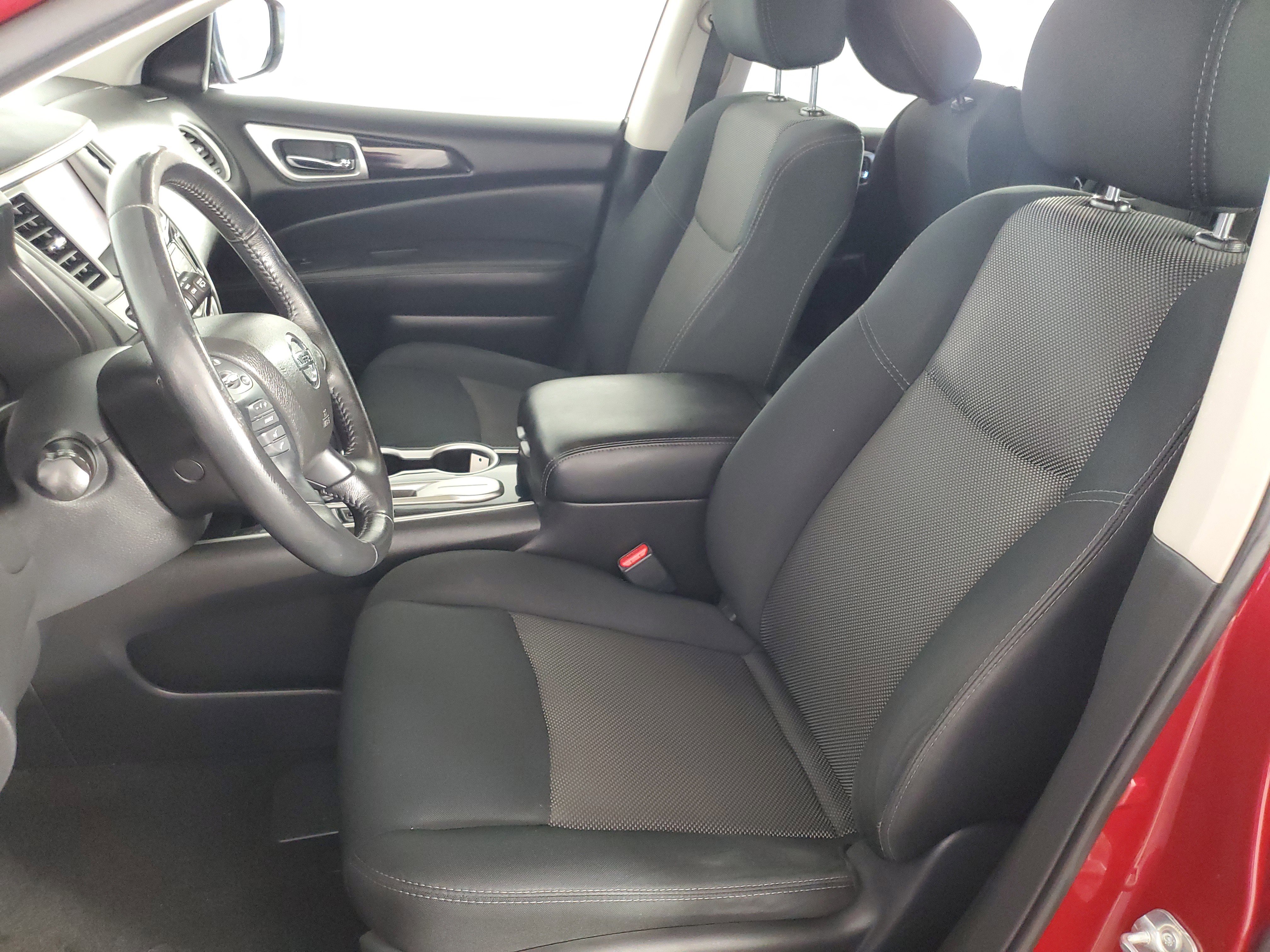 Used 2018 Nissan Pathfinder SV w/ Cargo Package FWD image 12