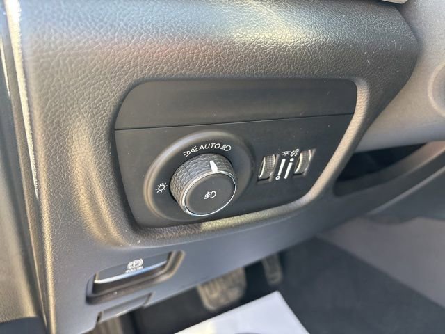 Used 2022 Jeep Grand Cherokee L Limited w/ Luxury Tech Group II image 20