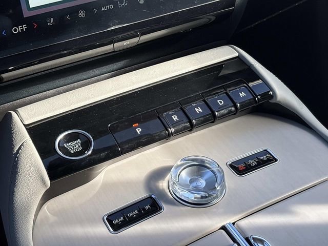 New 2025 Lincoln Navigator Reserve AWD/4WD image 30