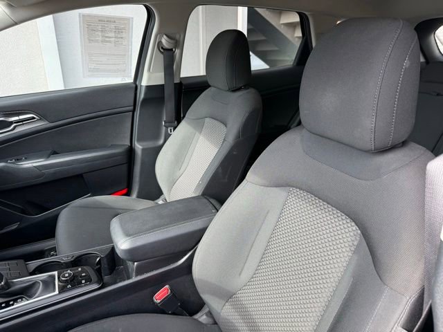 Used 2023 Kia Sportage LX FWD image 12