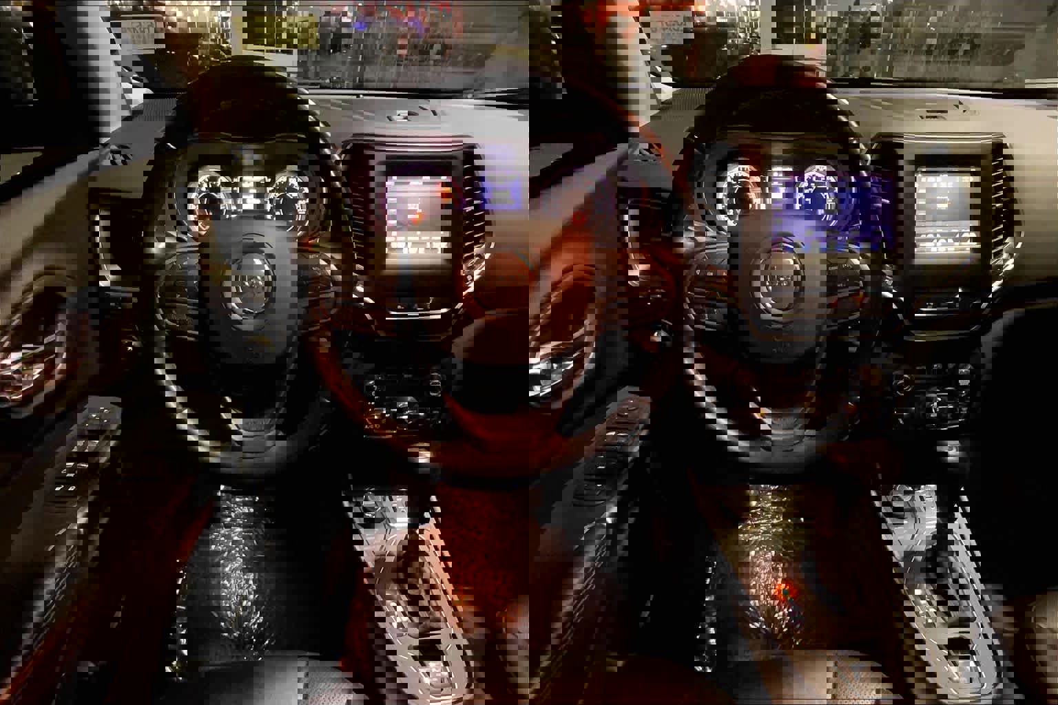 Used 2020 Jeep Cherokee Latitude Lux w/ Comfort/Convenience Group image 5