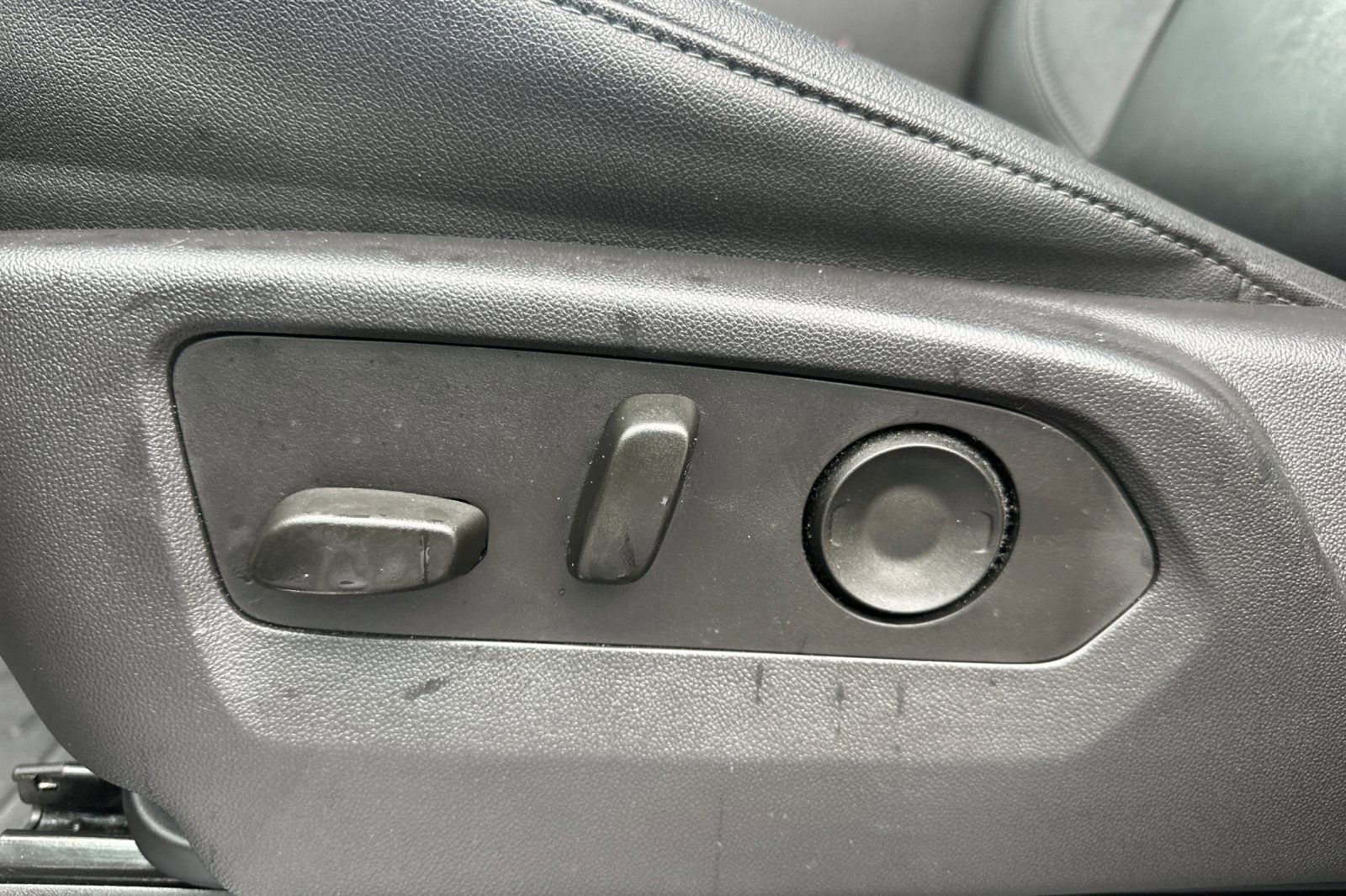 Used 2025 GMC Sierra 1500 Elevation w/ Elevation Premium Package image 11