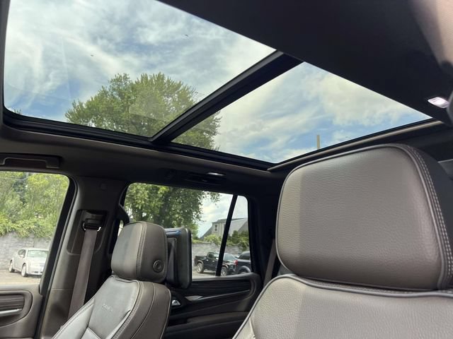 Used 2021 GMC Yukon Denali w/ Denali Premium Package AWD/4WD image 24