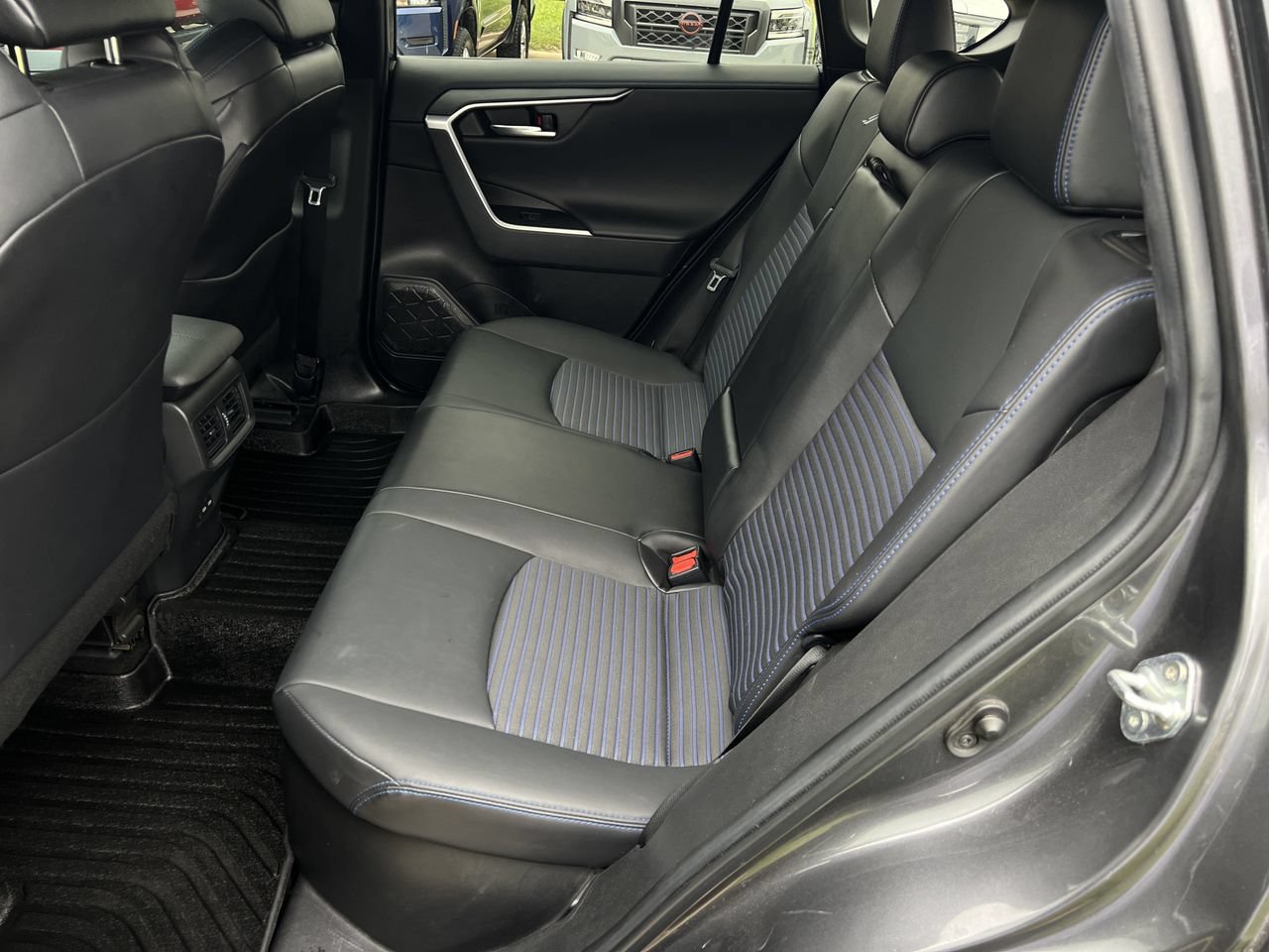 Used 2022 Toyota RAV4 XSE AWD/4WD image 25