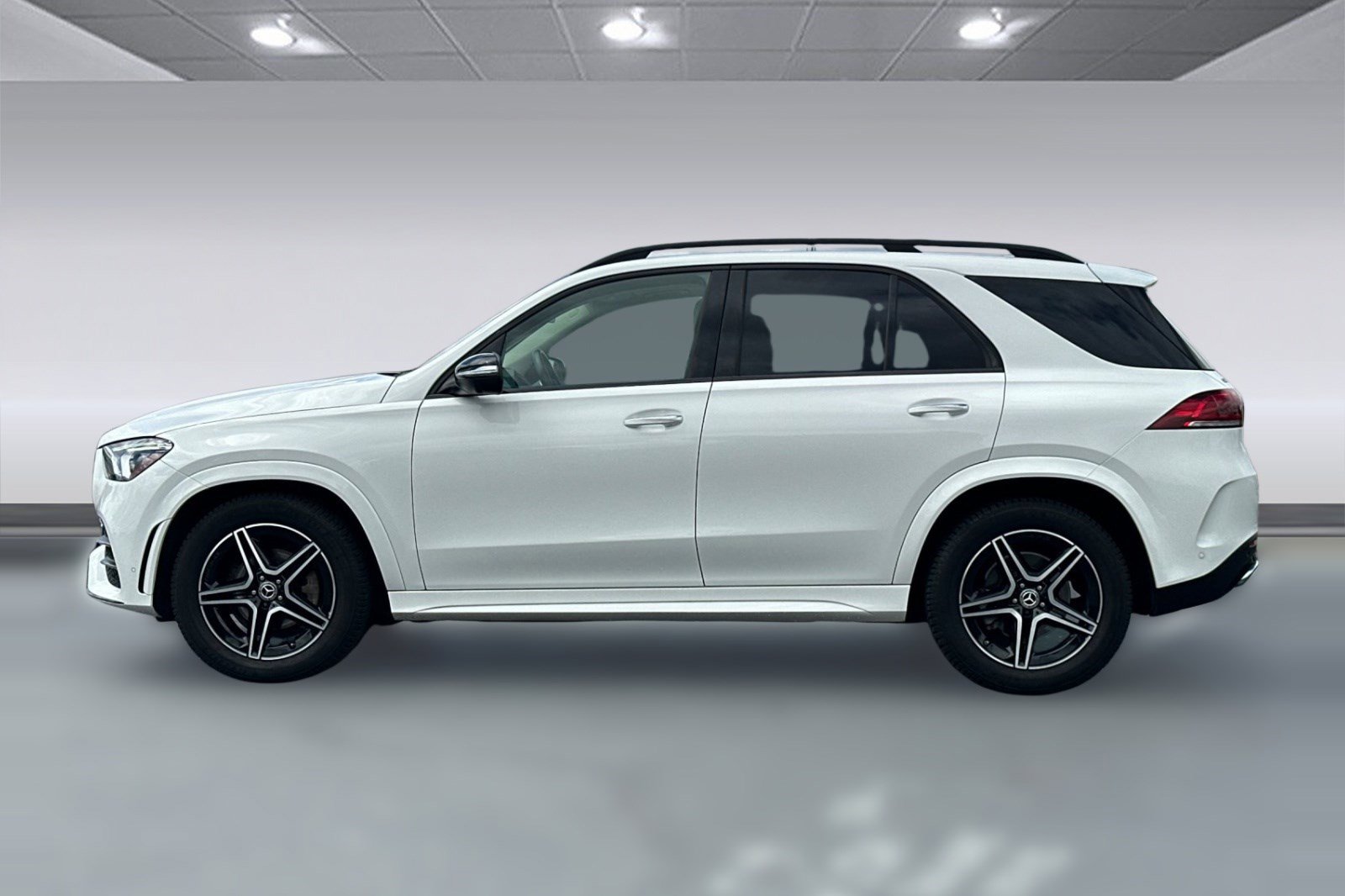 Used 2022 Mercedes-Benz GLE 350 4MATIC image 2
