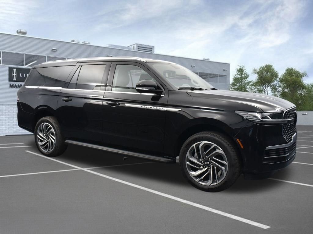 New 2026 Lincoln Navigator L Premier AWD/4WD image 3