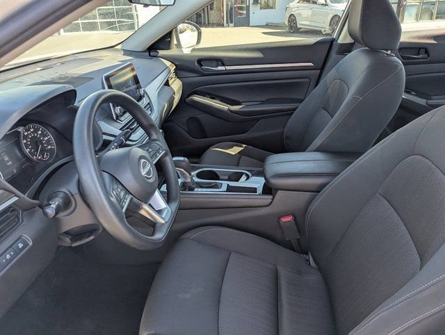 Used 2023 Nissan Altima 2.5 SV FWD image 24