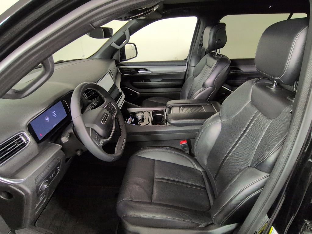 Certified 2024 Jeep Wagoneer Series II AWD/4WD image 17
