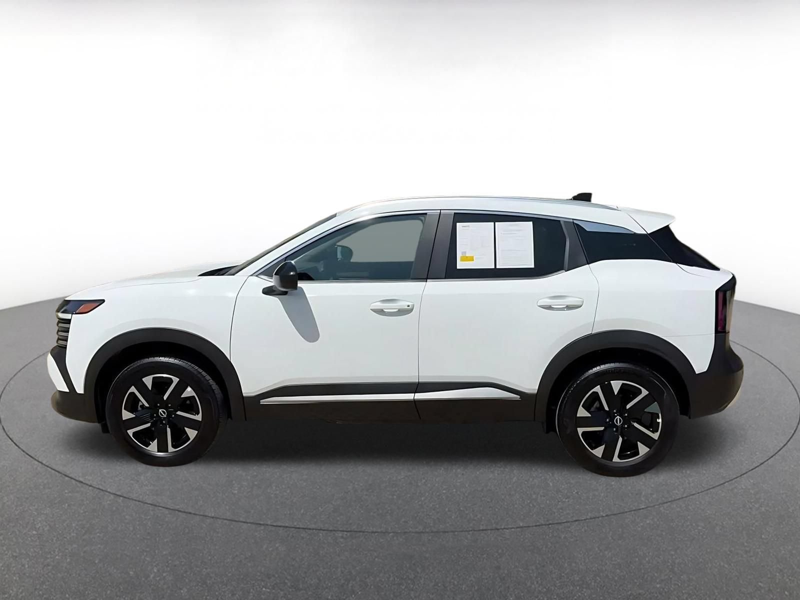 Used 2026 Nissan Kicks SV w/ Cold Weather Package AWD/4WD image 9