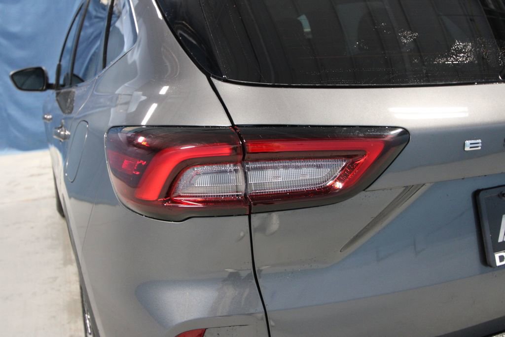 Used 2025 Ford Escape SE image 37