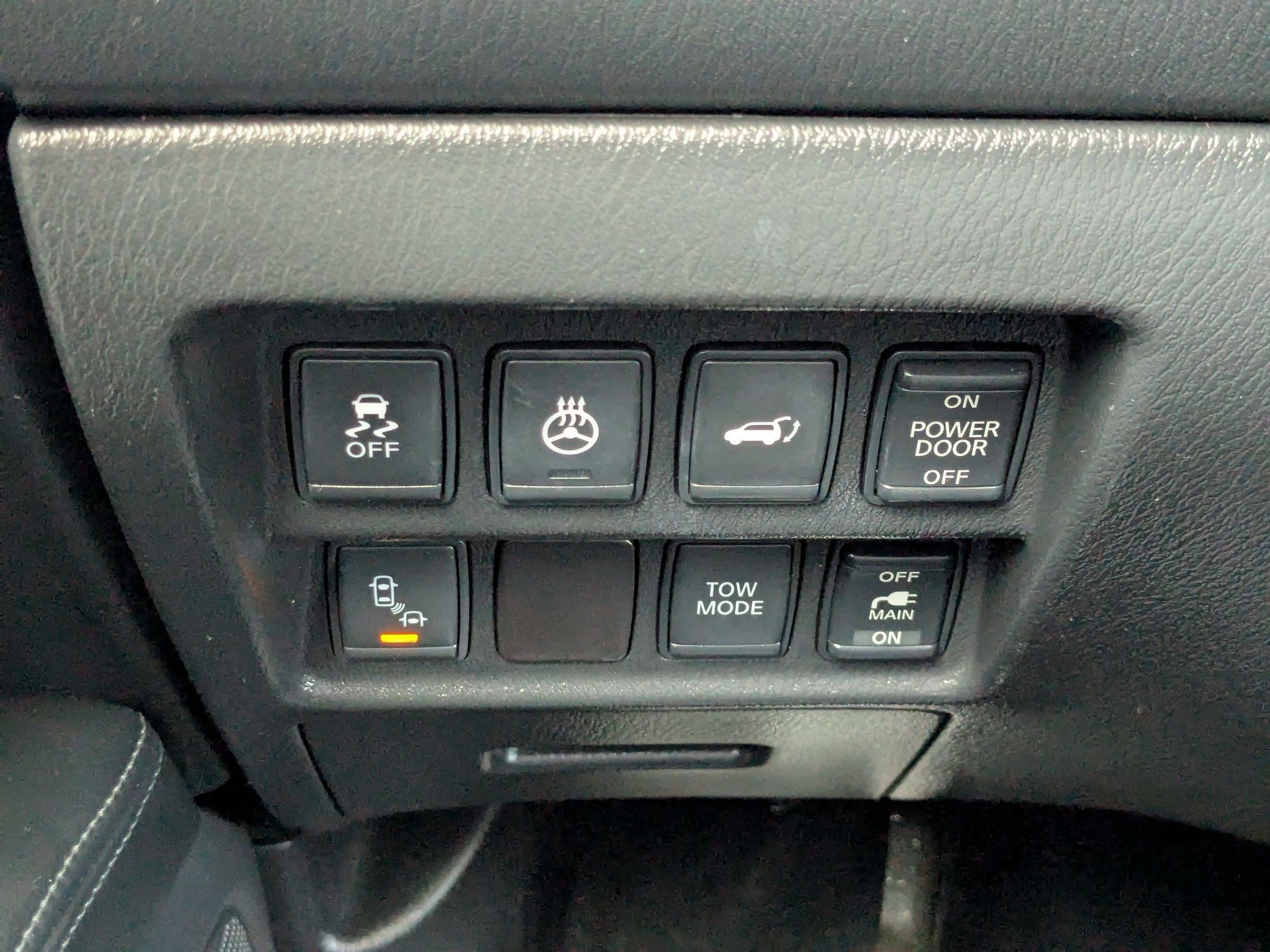 Used 2017 Nissan Pathfinder Platinum w/ Family Entertainment Package AWD/4WD image 17