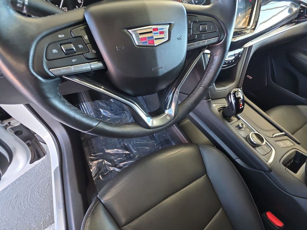 Certified 2023 Cadillac XT6 Premium Luxury image 11