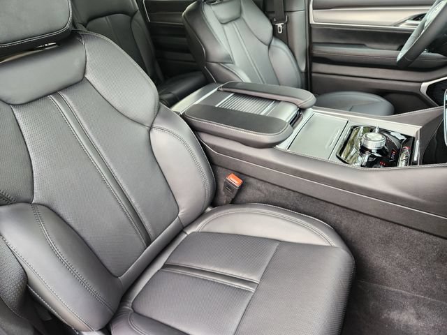 New 2026 Jeep Grand Wagoneer Limited AWD/4WD image 9