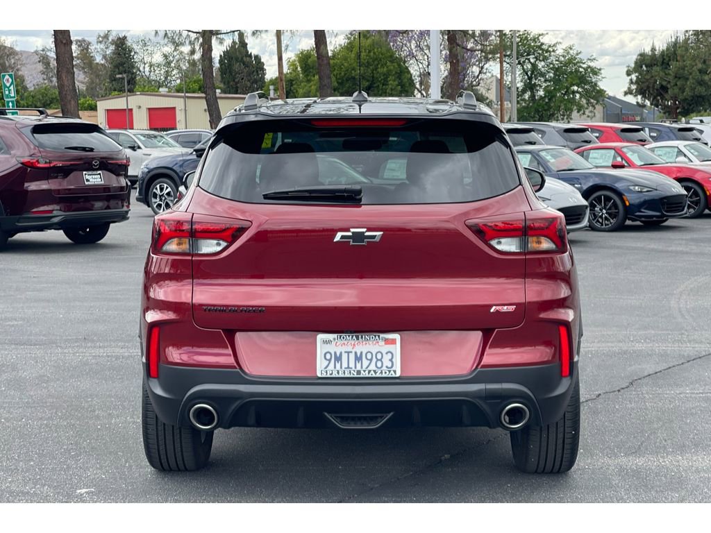 Used 2023 Chevrolet TrailBlazer RS w/ Sun and Liftgate Package FWD image 5
