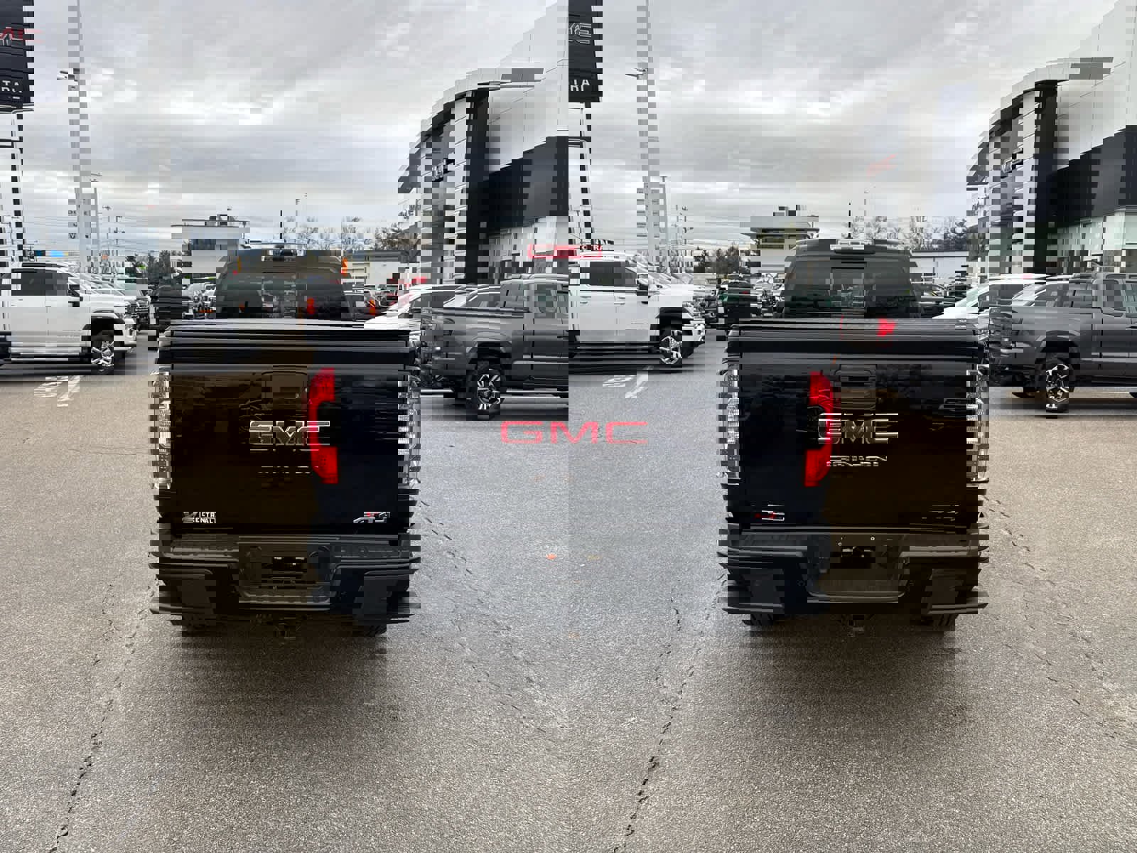 Used 2022 GMC Canyon AT4 AWD/4WD image 4