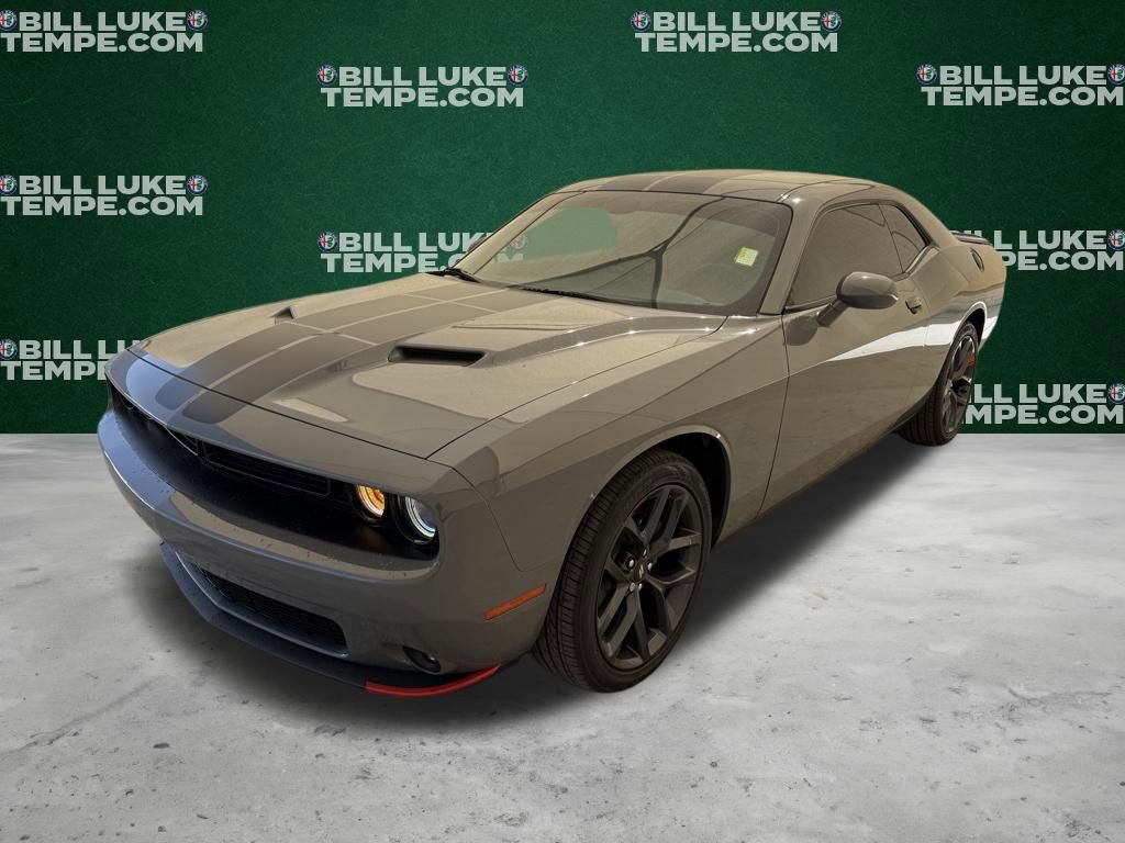 Used 2019 Dodge Challenger SXT w/ Driver Convenience Group RWD image 9