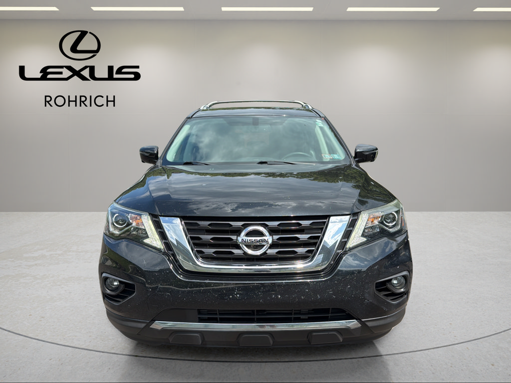 Used 2017 Nissan Pathfinder Platinum AWD/4WD image 2