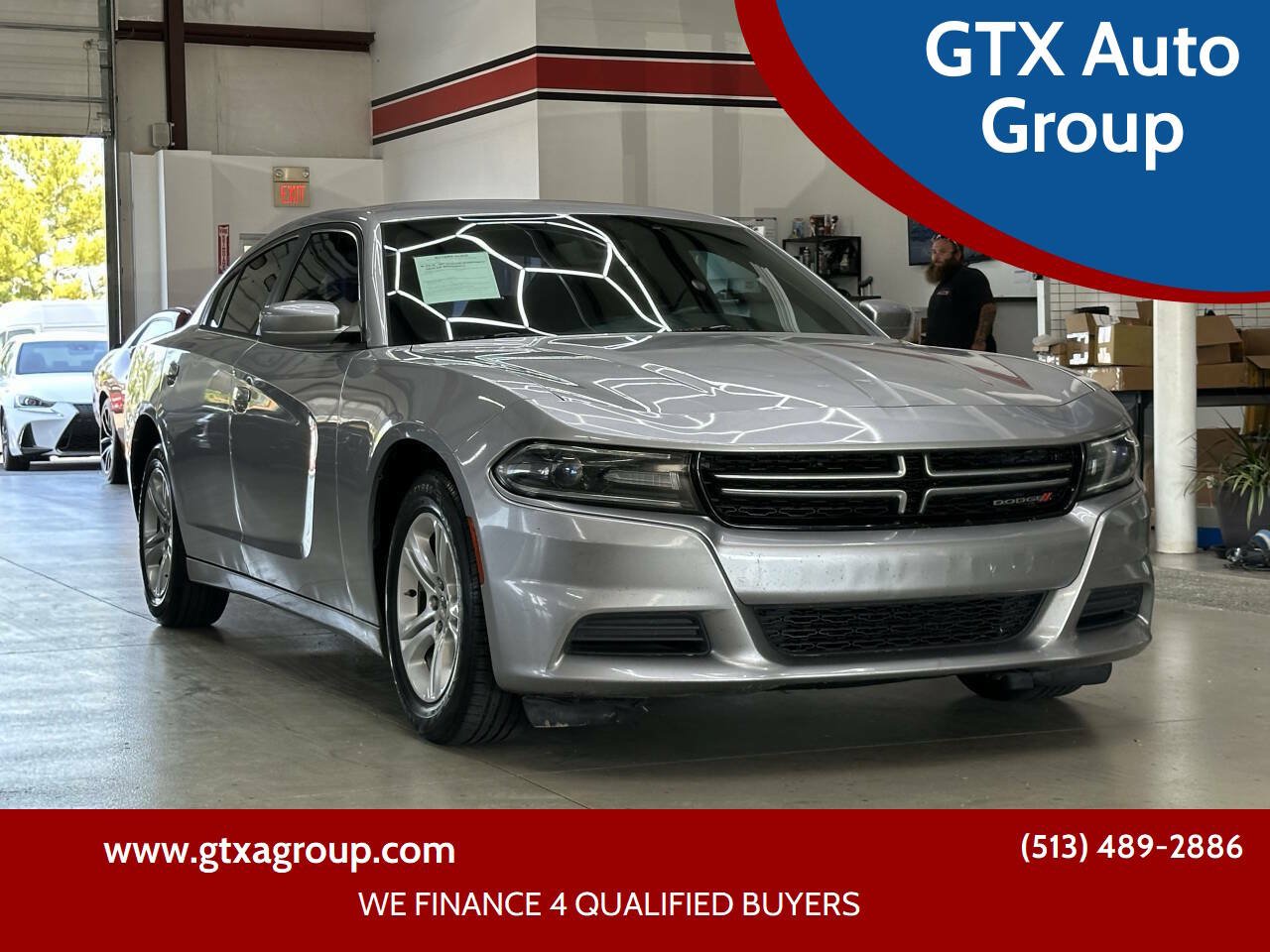 Used 2015 Dodge Charger SE RWD image 1