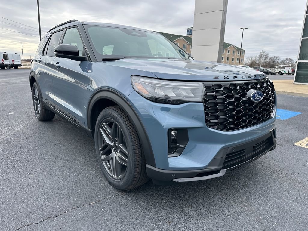 New 2026 Ford Explorer ST-Line image 2