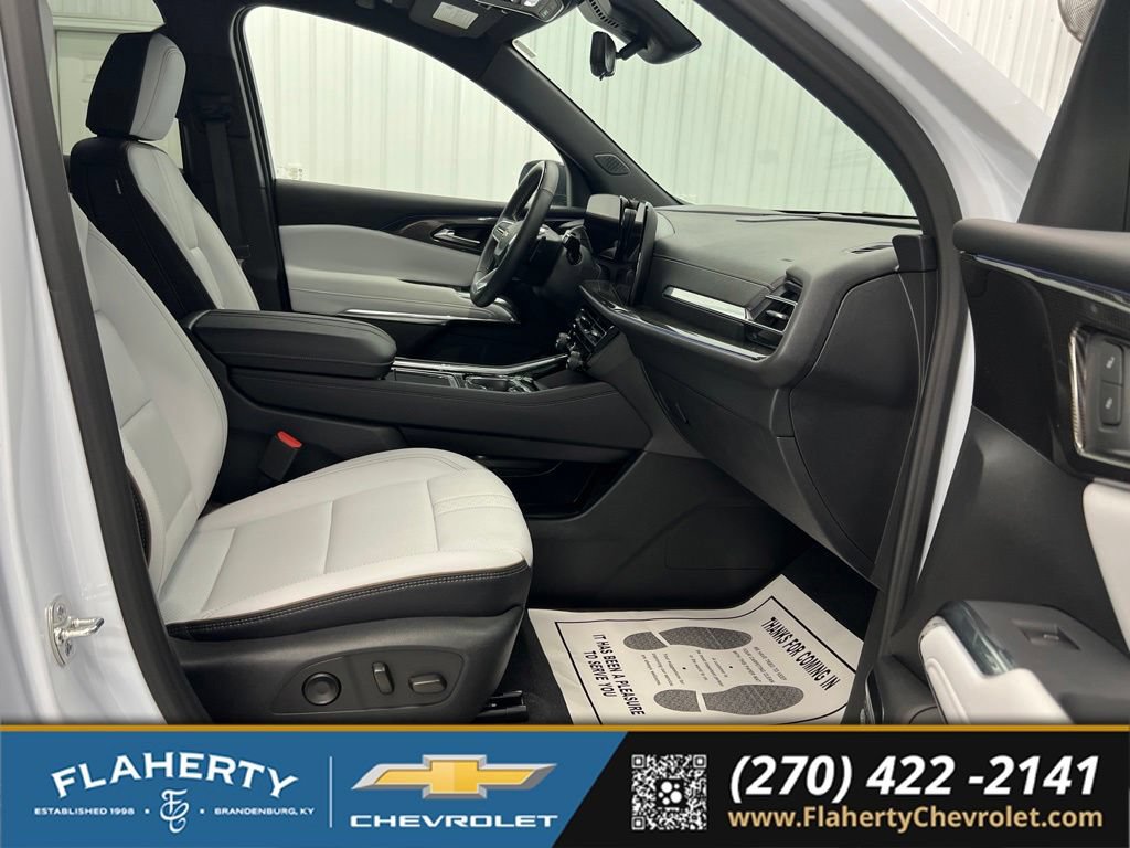 Used 2026 Chevrolet Traverse High Country AWD/4WD image 15