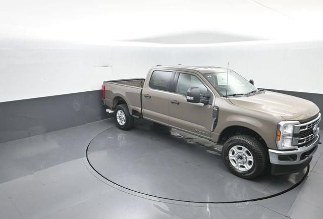 New 2026 Ford F250 XLT w/ FX4 Off-Road Package AWD/4WD image 23