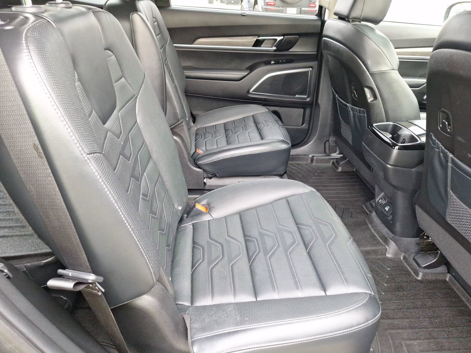 Used 2022 Kia Telluride SX w/ SX Prestige Package image 32