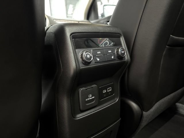Used 2021 GMC Acadia Denali w/ Denali Technology Package FWD image 14