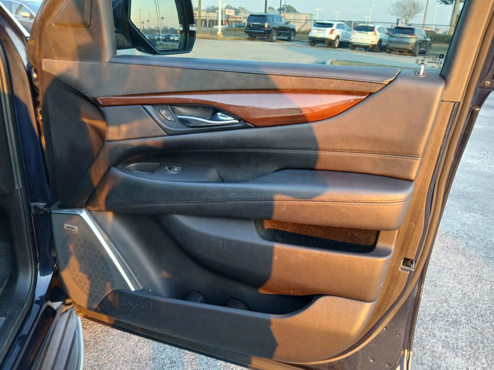 Used 2019 Cadillac Escalade 2WD image 14