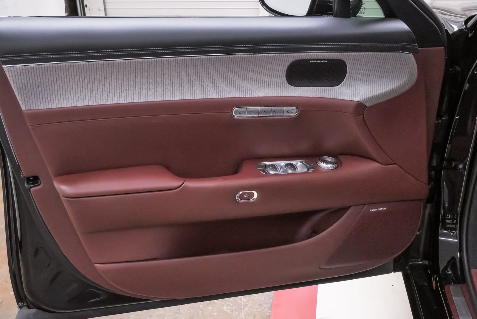 Certified 2023 Genesis G90 3.5T AWD/4WD image 26