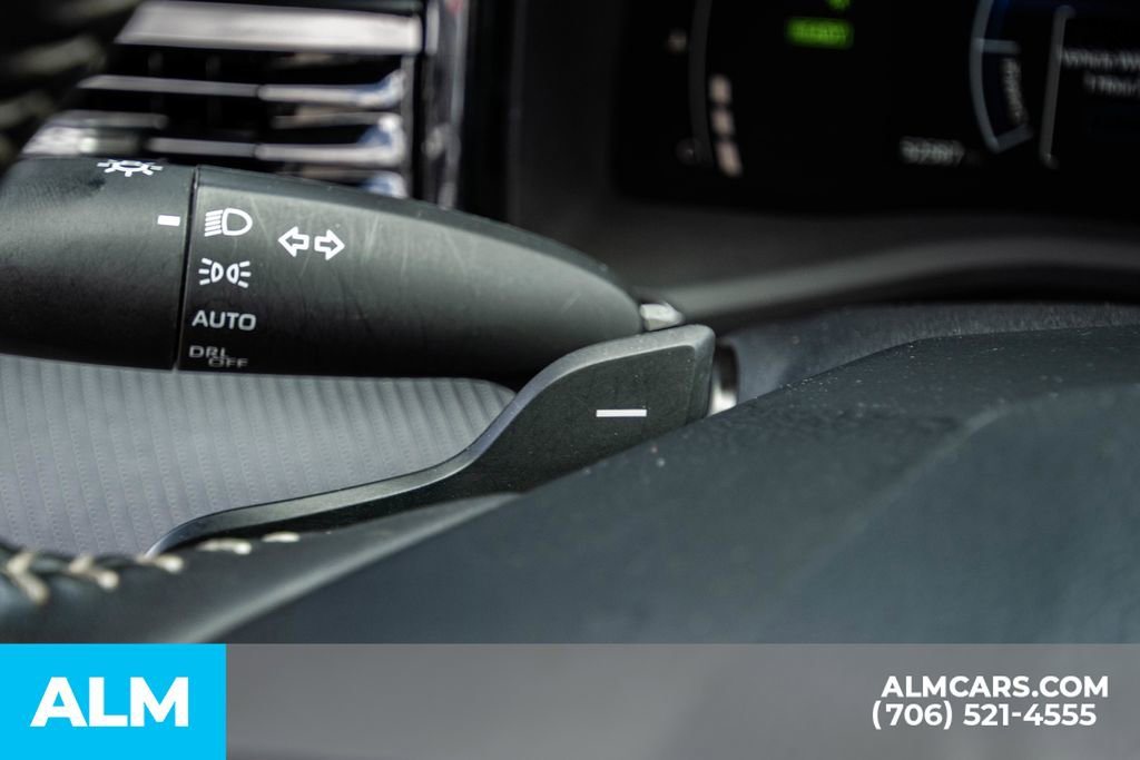 Used 2025 Toyota Camry SE image 21