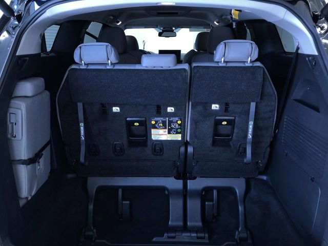Certified 2026 Toyota Sienna LE FWD image 31