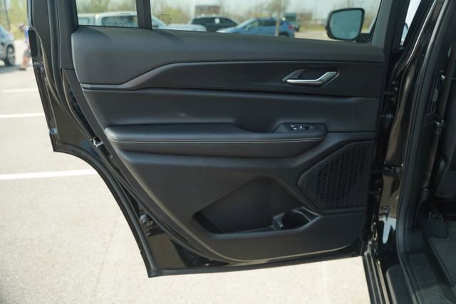 Used 2025 Jeep Grand Cherokee L Altitude image 17