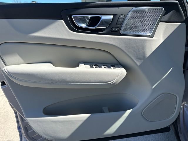 New 2026 Volvo XC60 T8 Ultra w/ Protection Package Premier image 13