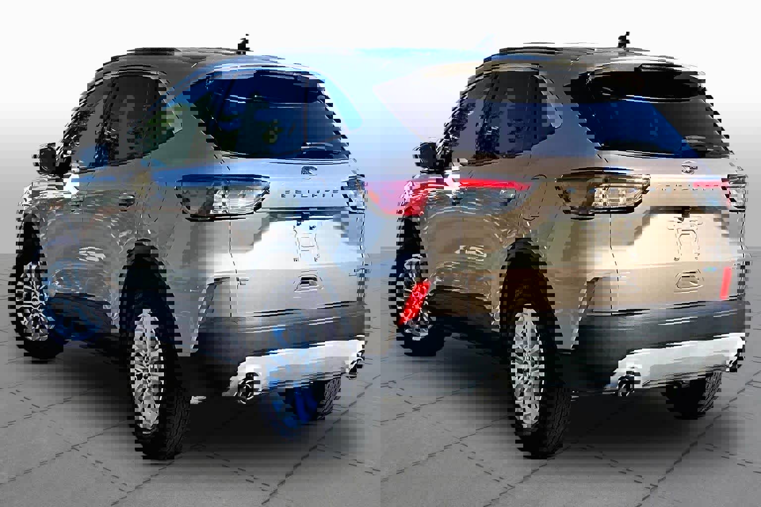 Used 2020 Ford Escape SE image 12